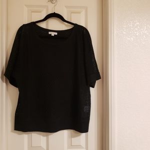 Short sleeve sweater.